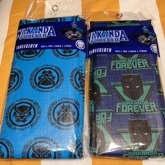 New Two Marvel's “Wakanda Forever” & “I Choose Loyalty” Tablecloth 52" x 70" - Picture 7 of 7